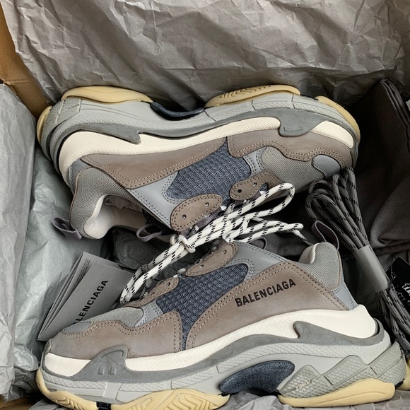 Balenciaga Triple S - Picture 5 of 5